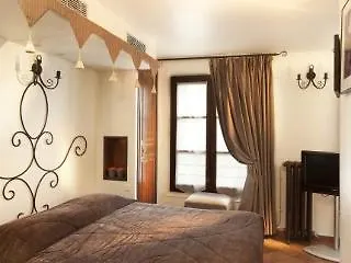 פריז Castex Hotel